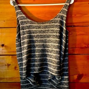 Adorable hipster Nollie crop top. Bought from a local boutique. Fits like a MED